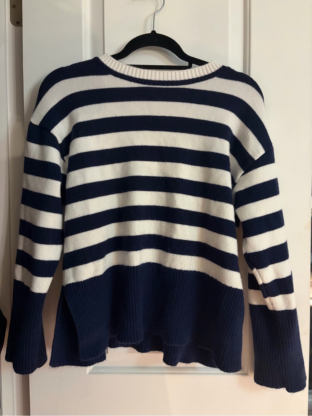 Navy and White Striped Crewneck Sweater size large never worn no tag